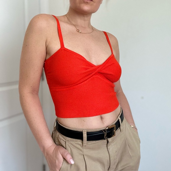 Knit Twist Front Crop Tank - Picture 6 of 7